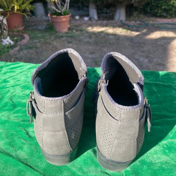 Grey ESPRIT Ankle Boots Booties Women's Size 7.5 Synthetic - Picture 5 of 6